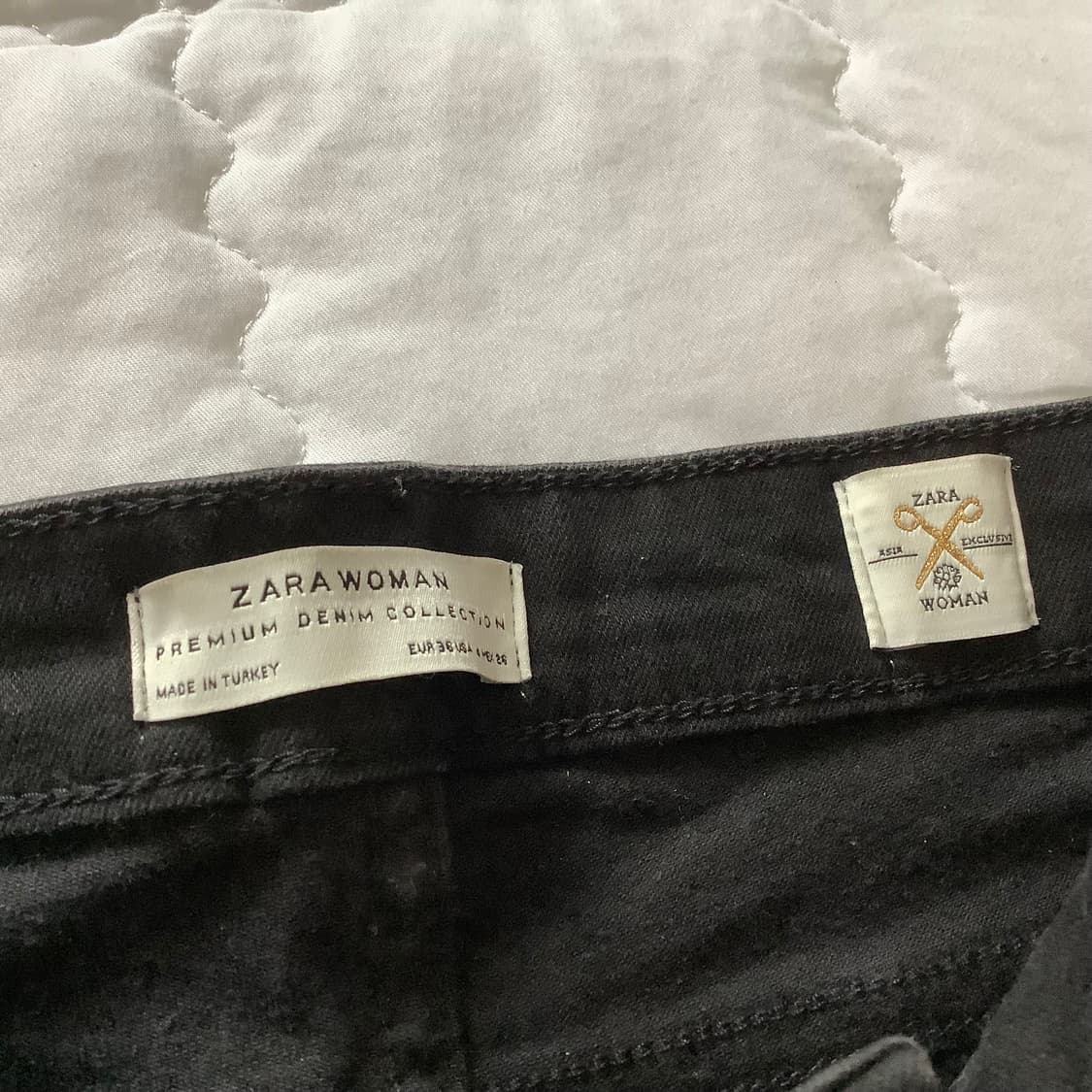 자라 우먼 프리미엄 로우라이즈 부츠컷 데님 상품이미지3