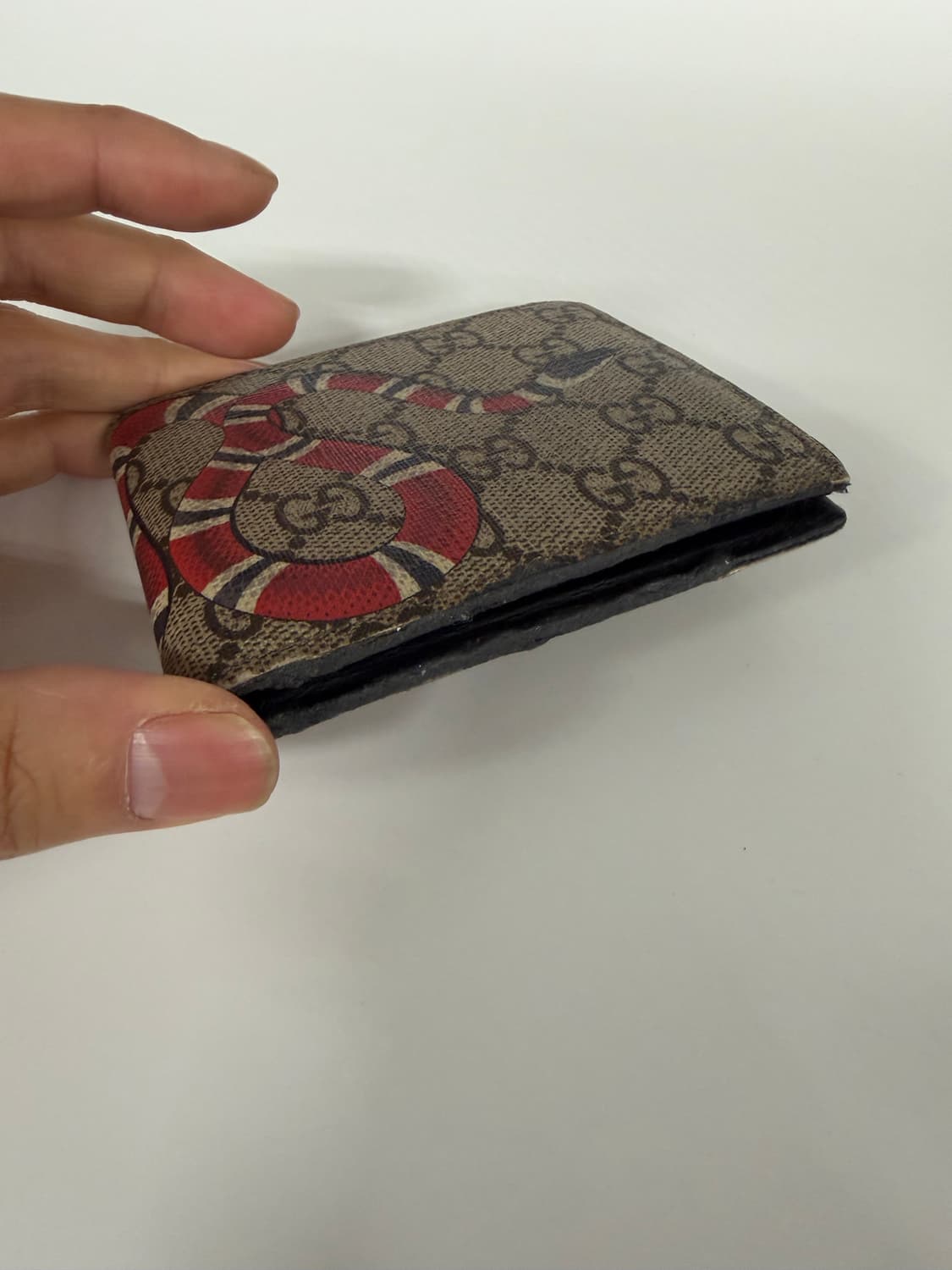 정품) 구찌 GG 스네이크 반지갑  상품이미지4
