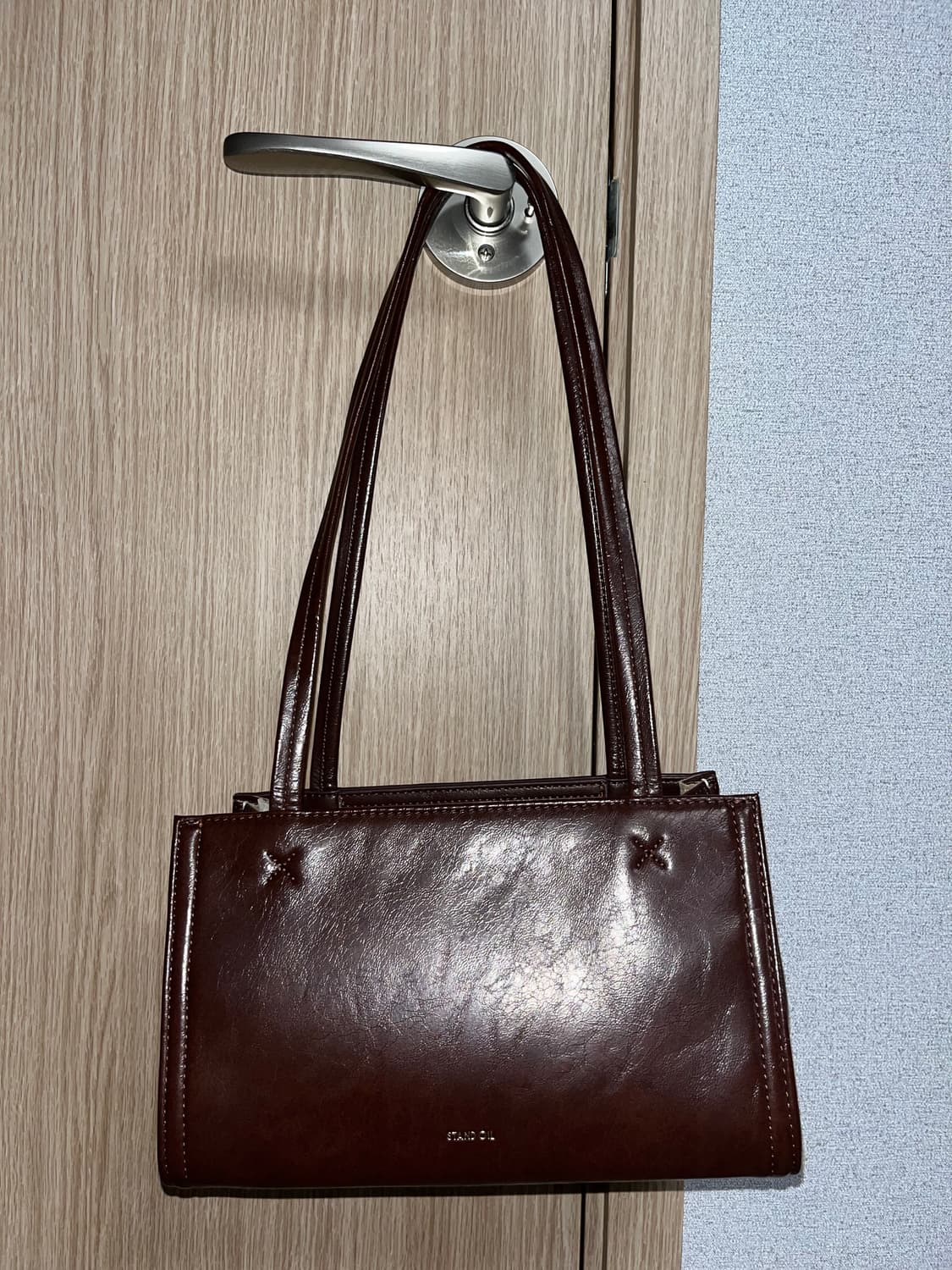 레드벨벳 예리 착용 스탠드오일 오블롱백 티니-마론 oblong bag t 상품이미지5