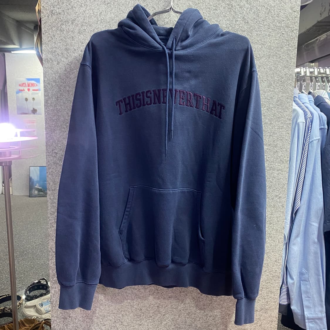 디스이즈네버댓 빅로고 네이비 후드티 B3859 상품이미지2