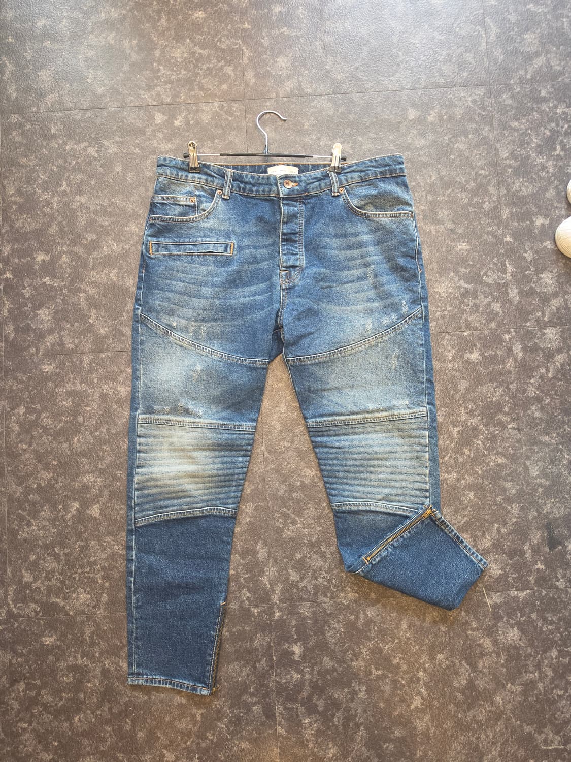 #ZARAMAN 브랜드의 남성 바이커 슬림 테이퍼드 데님 상품이미지1