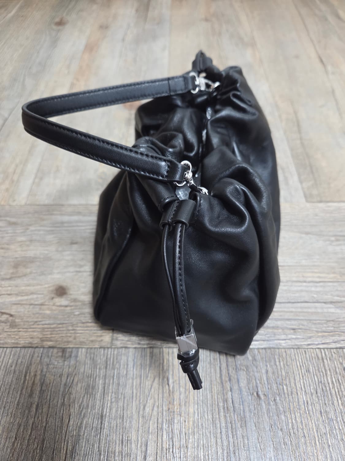 구호 양가죽 토트백 상품이미지2