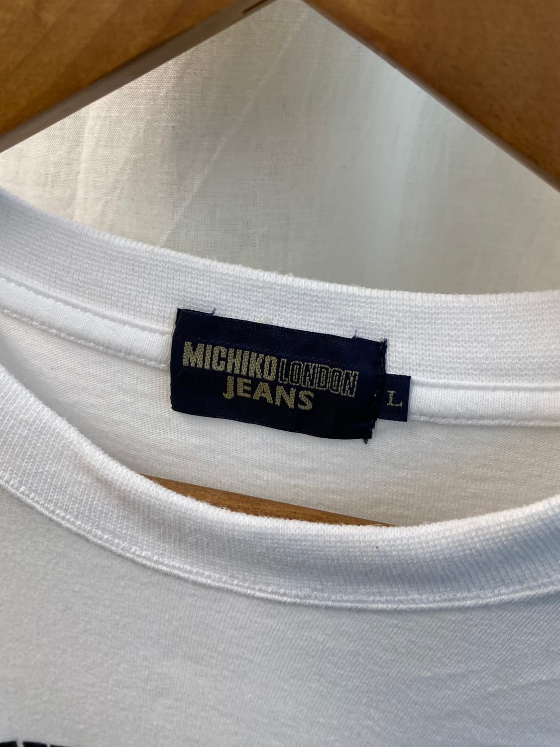 MICHIKO LONDON JEANS 화이트 반팔티셔츠(L) 상품이미지8