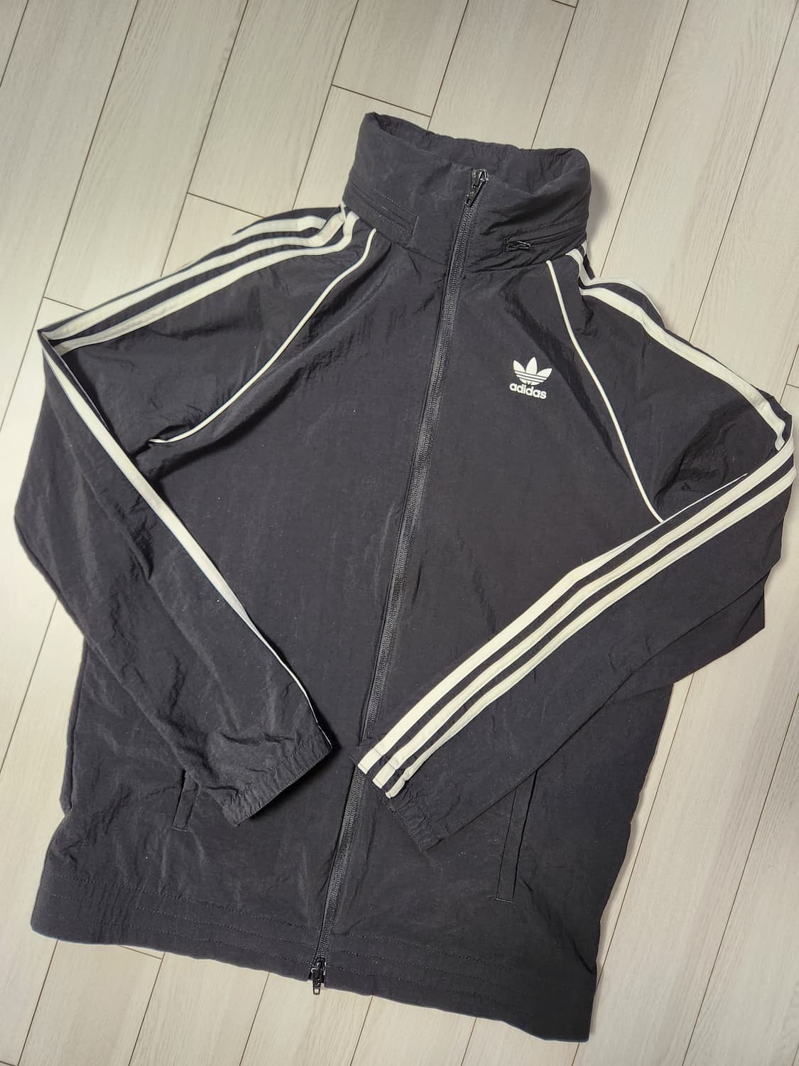 아디다스 슈퍼스타 윈드브레이커 CW1309 바람막이 집업 사이즈95 m
 상품이미지3