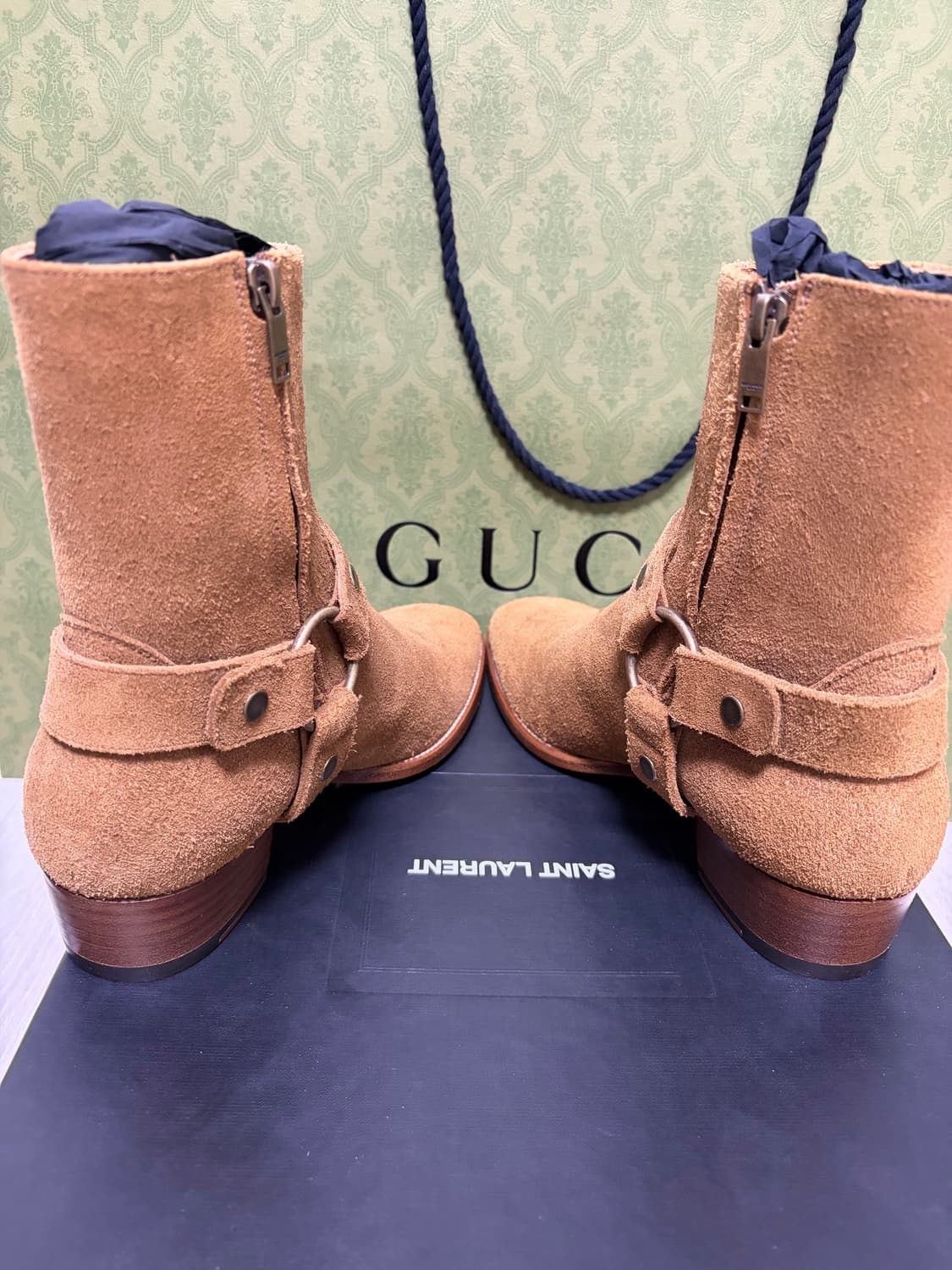 생로랑 남성 스웨이드 하네스 부츠 브라운 40사이즈 국내 매장판 새상품 상품이미지3