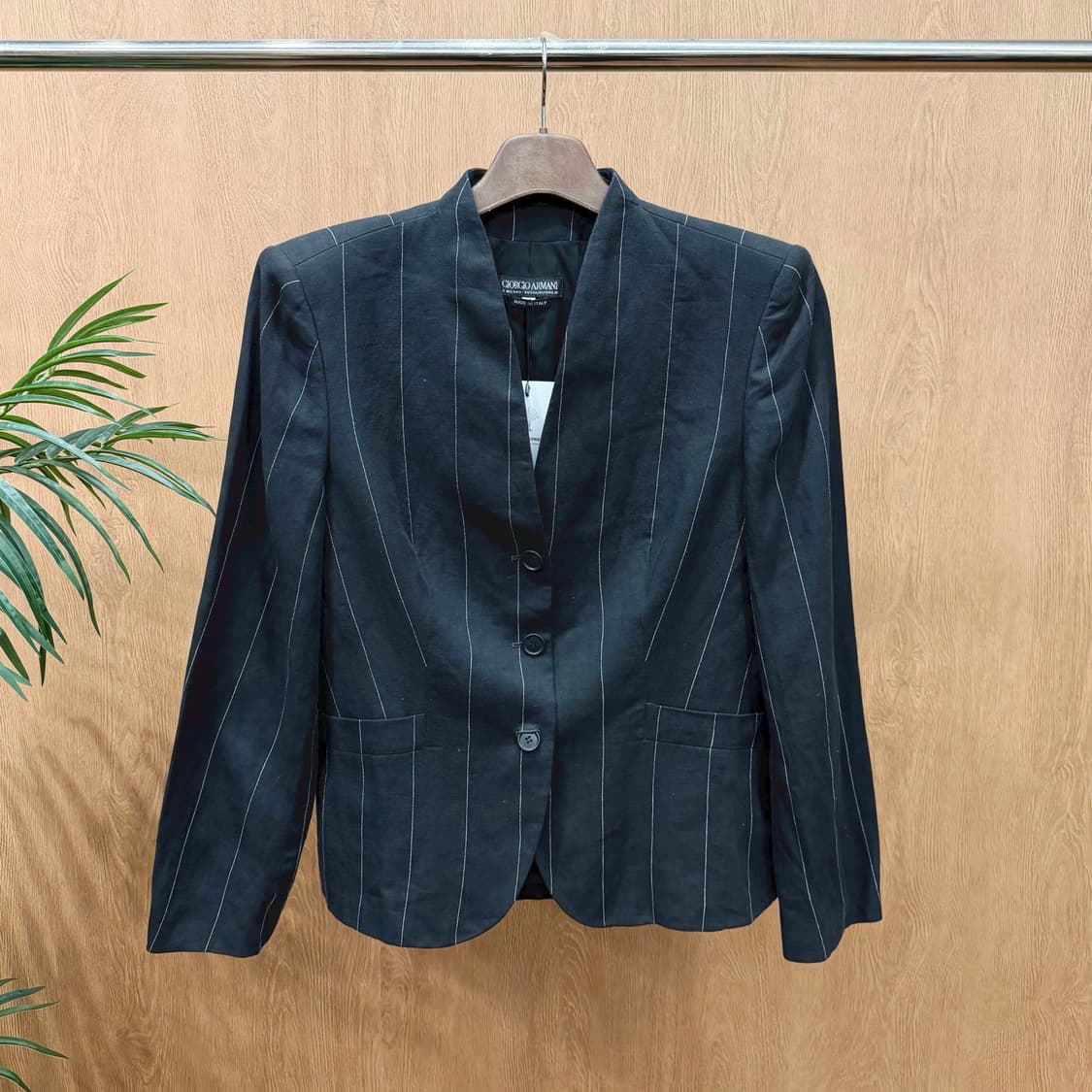 조르지오 아르마니 스트라이프 자켓 싱글 버튼업 포켓 디테일 레귤러핏 차콜 상품이미지1