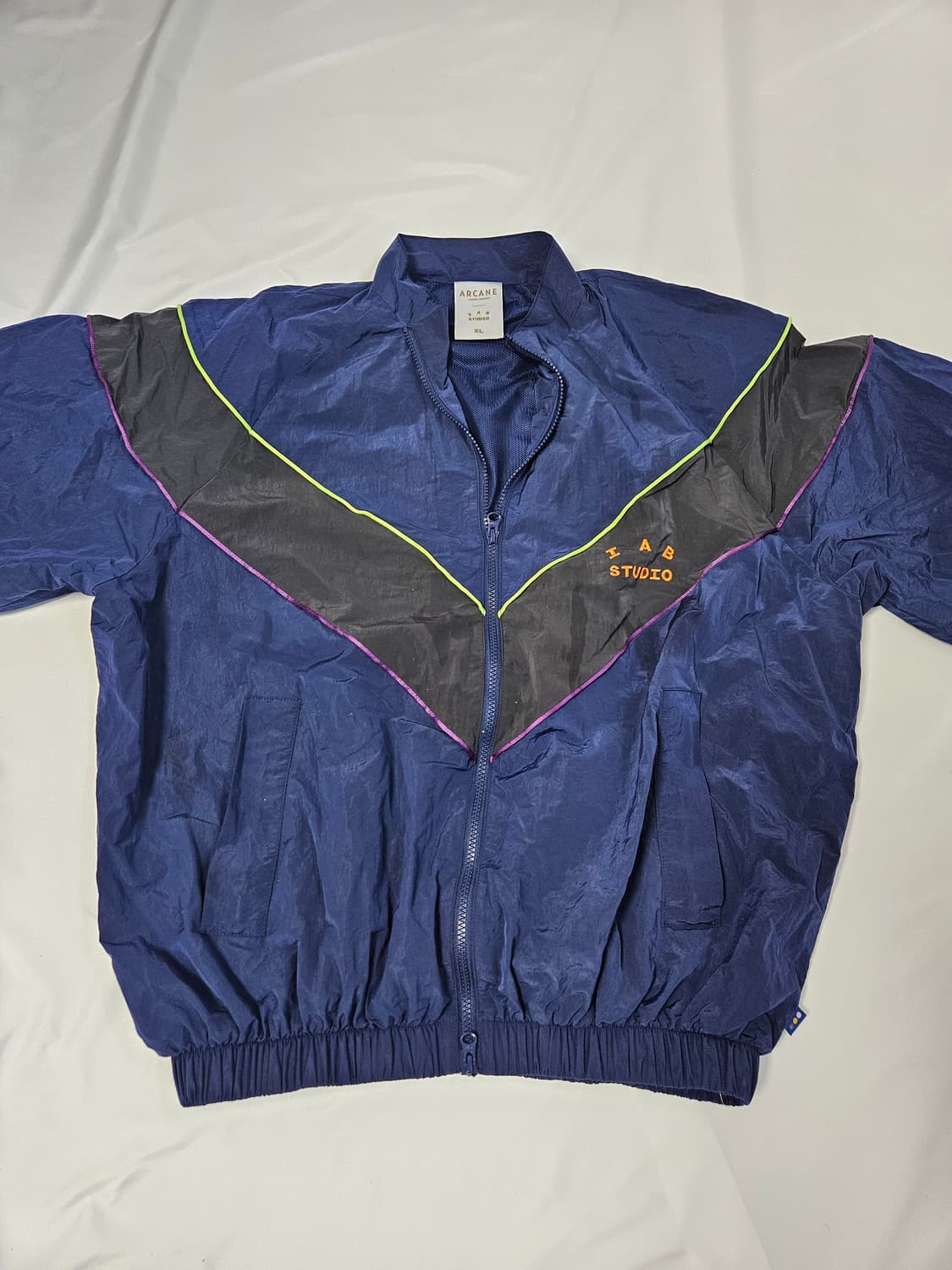 아이앱스튜디오 바람막이 x 아케인 자운 트랙탑 나이트 블루네온 자켓 XL 상품이미지1