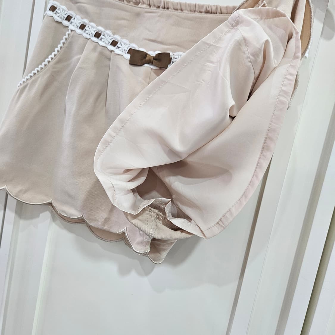 앙크루즈(Ank Rouge) 밀크초코라떼 레이스 큐롯 팬츠 상품이미지7