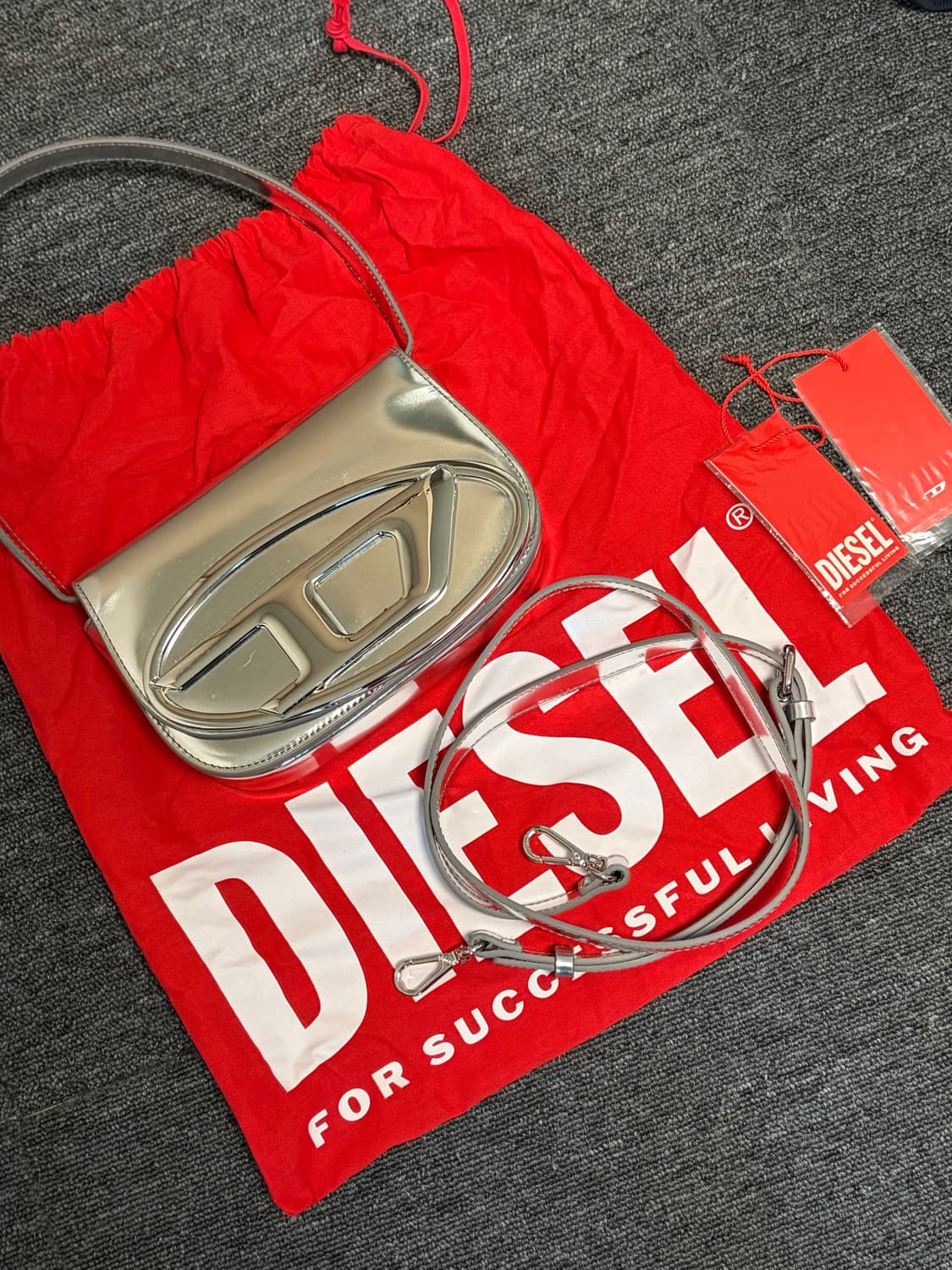 디젤 가방 1DR 실버 미러 상품이미지1