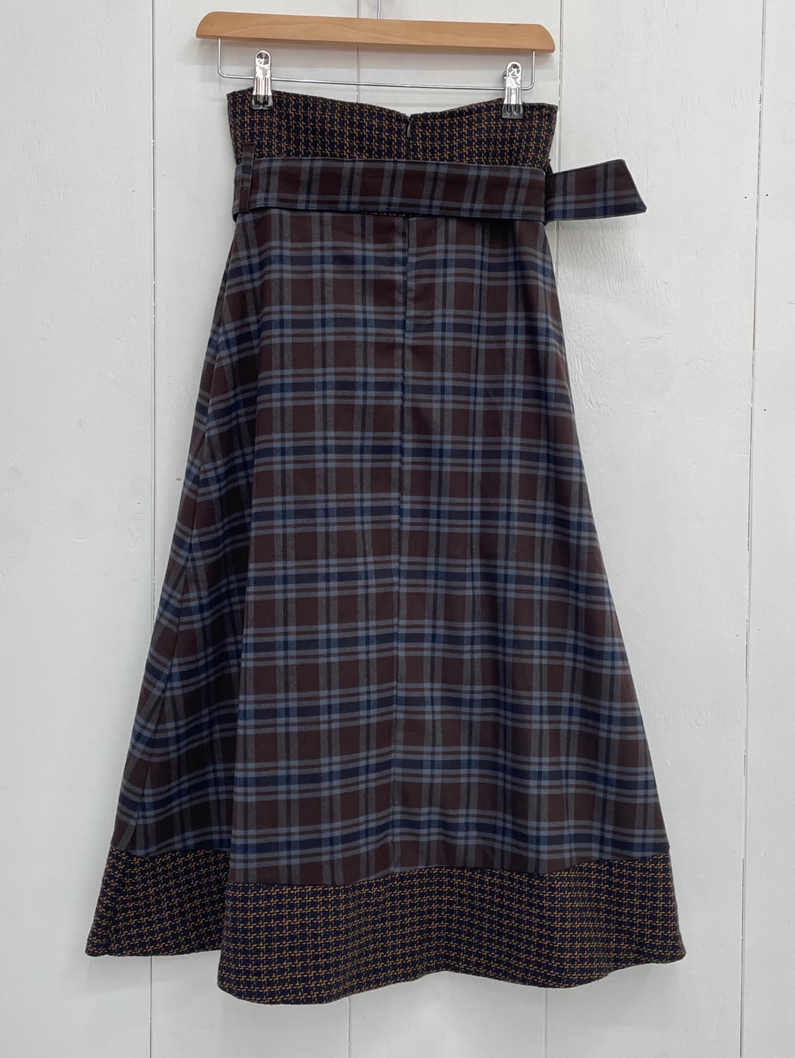 AURA STUDIO 체크/하운즈투스 배색 버튼 스커트 상품이미지6