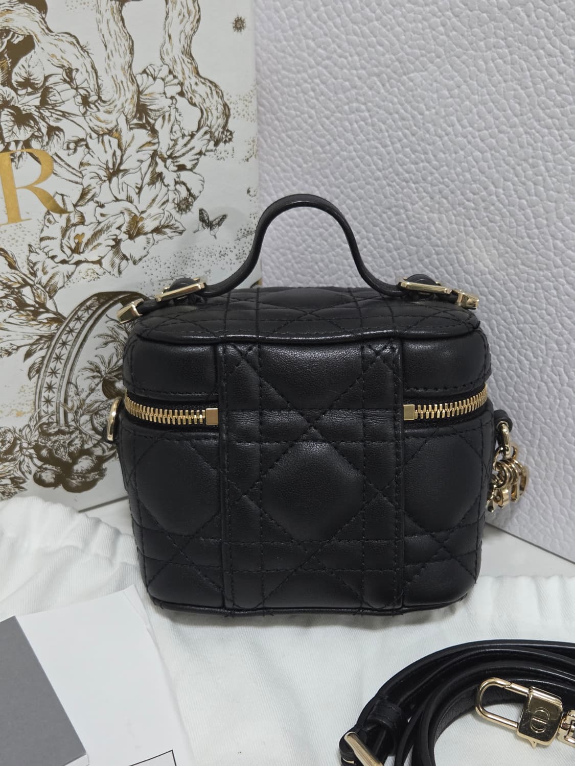 [새상품급] 디올 레이디 디올 까나쥬 미니 베니티 백 상품이미지3