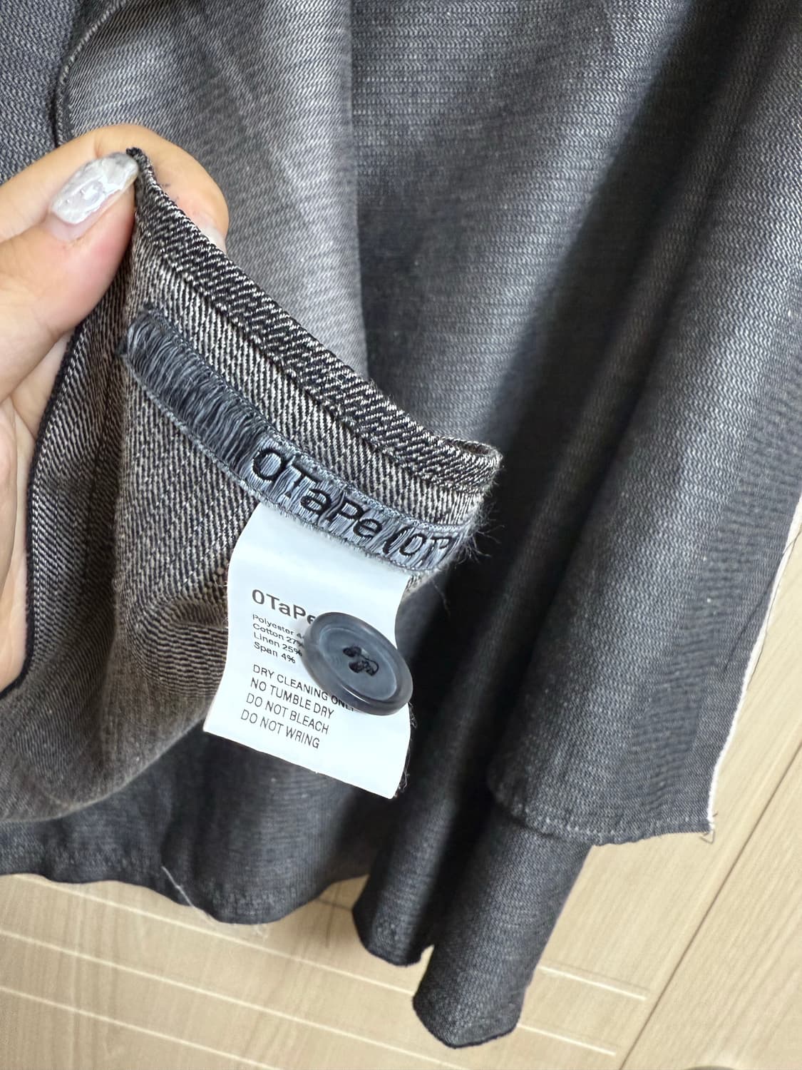 0tape 공테잎 FRINGE BUTTON SKIRT GRAY 상품이미지5