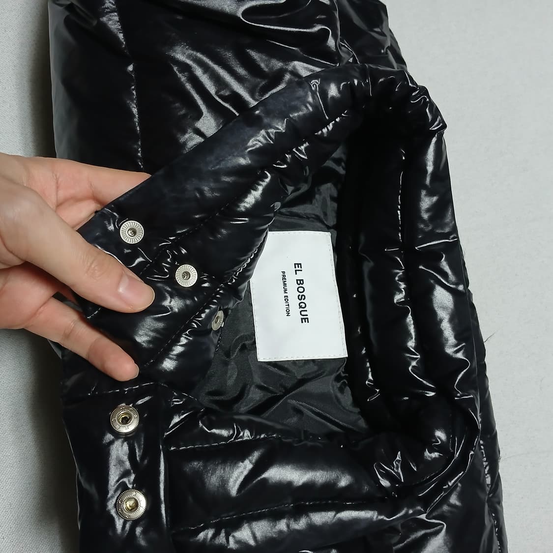 우먼 크롭 패딩 탈부착 조끼 투웨이 자켓 유광 글로시 상품이미지10