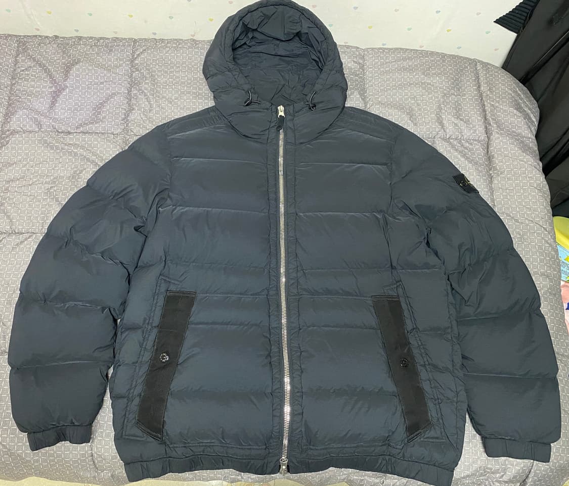 스톤아일랜드 25FW 심리스 터널 다운 패딩 블랙 XL 상품이미지2