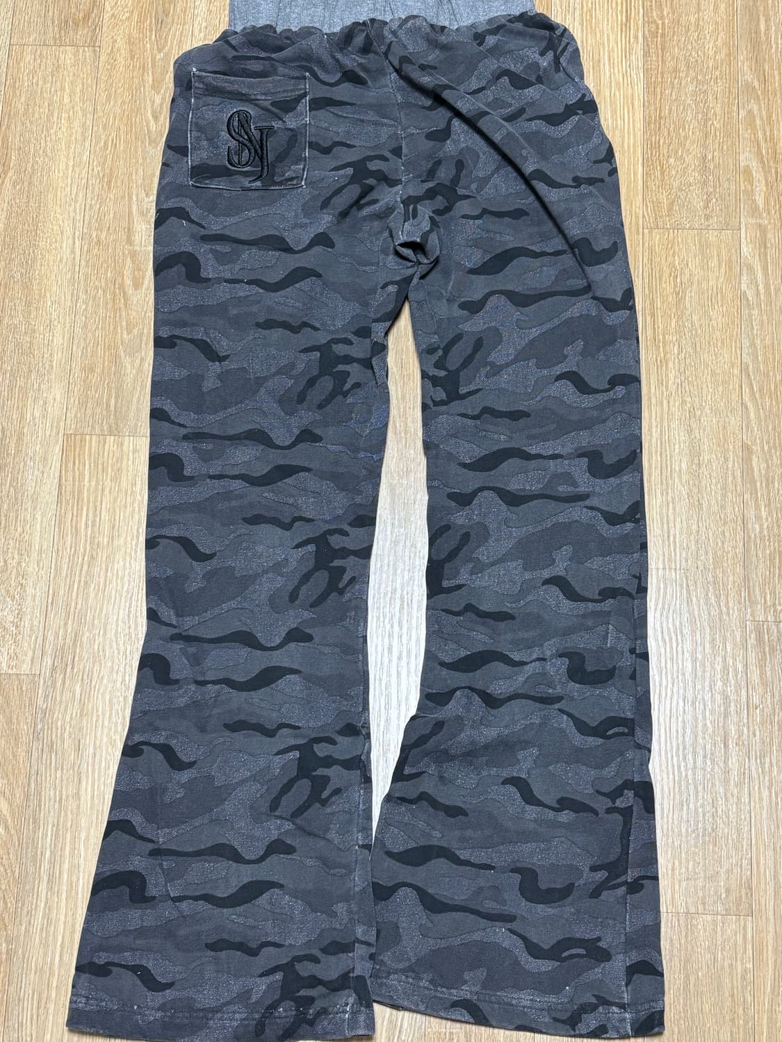 시너진 카모 부츠컷 스웻팬츠 상품이미지5