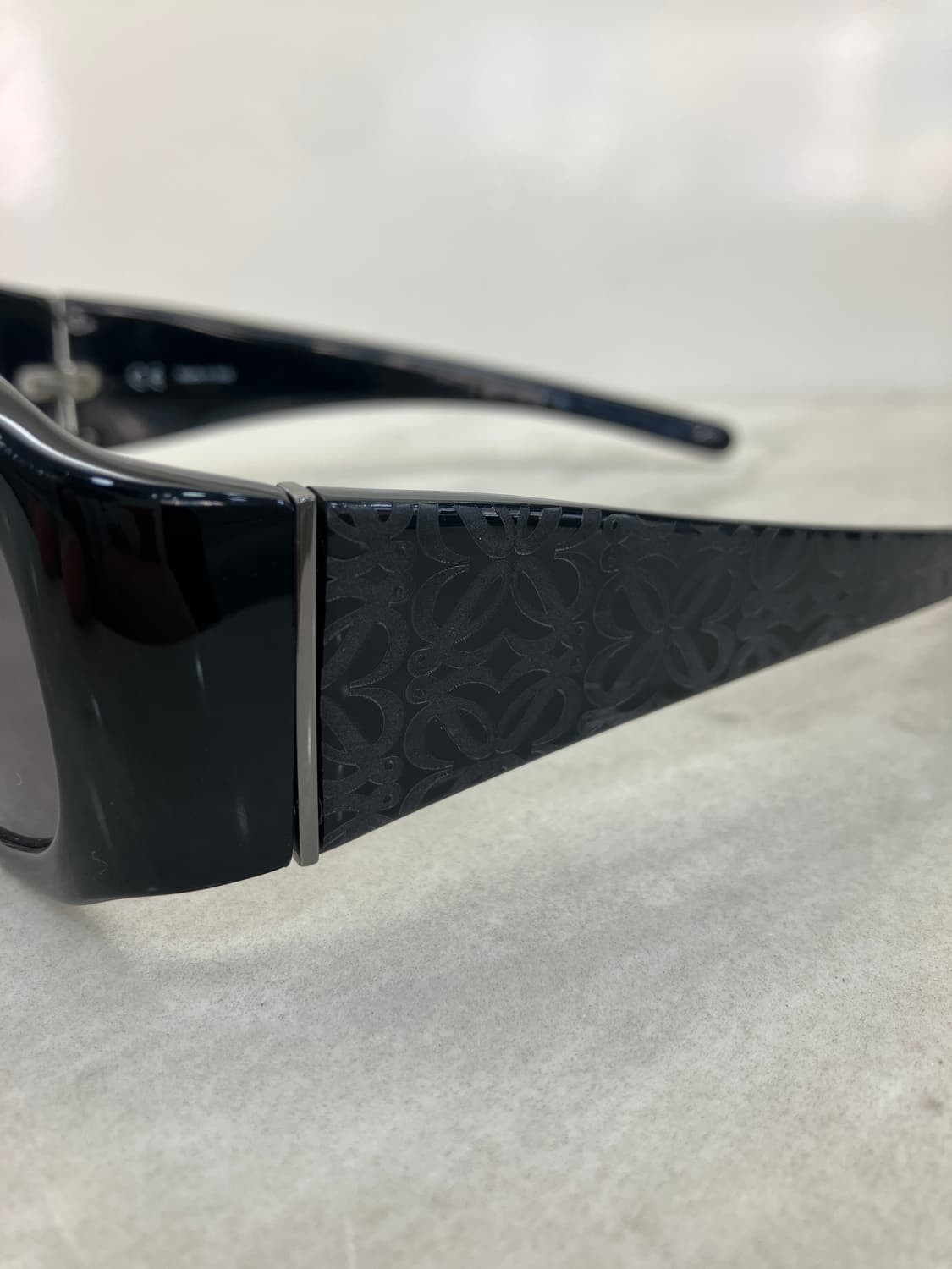 로에베 LOEWE 블랙 오벌 선글라스 상품이미지7