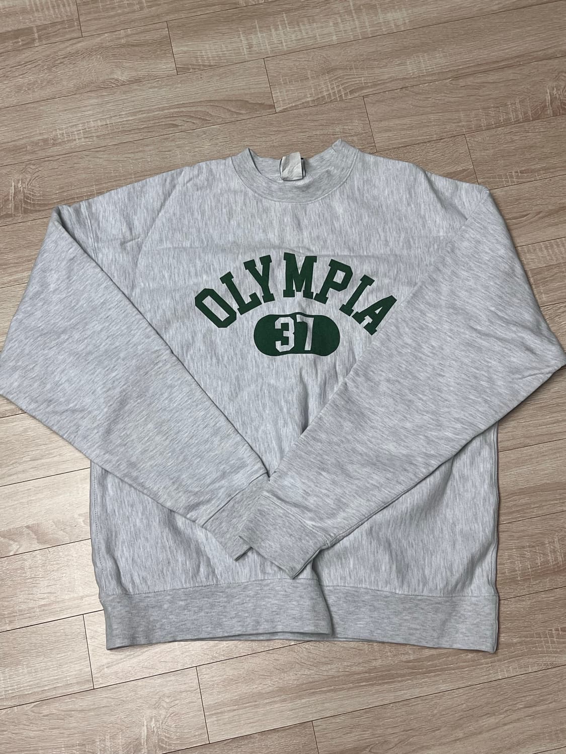 아웃스탠딩 맨투맨 상품이미지1