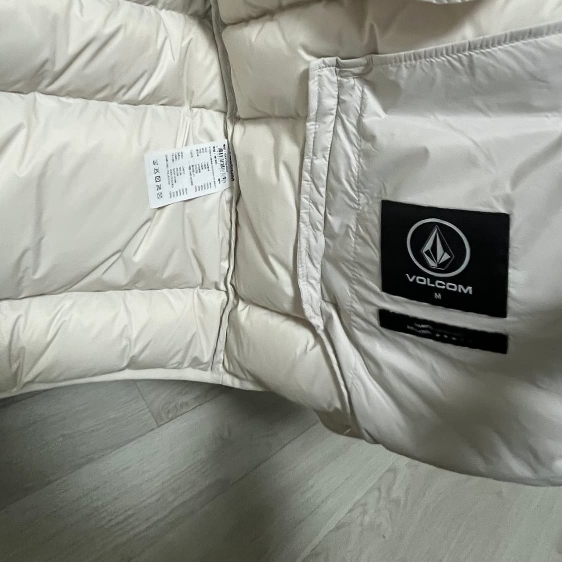 볼컴 덕다운 패딩 상품이미지3
