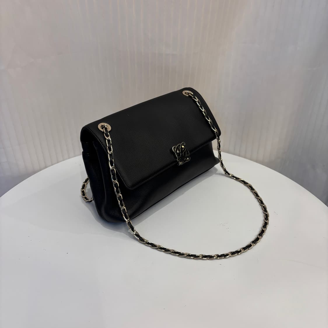 정품 루이까또즈 체인 숄더백     상품이미지2