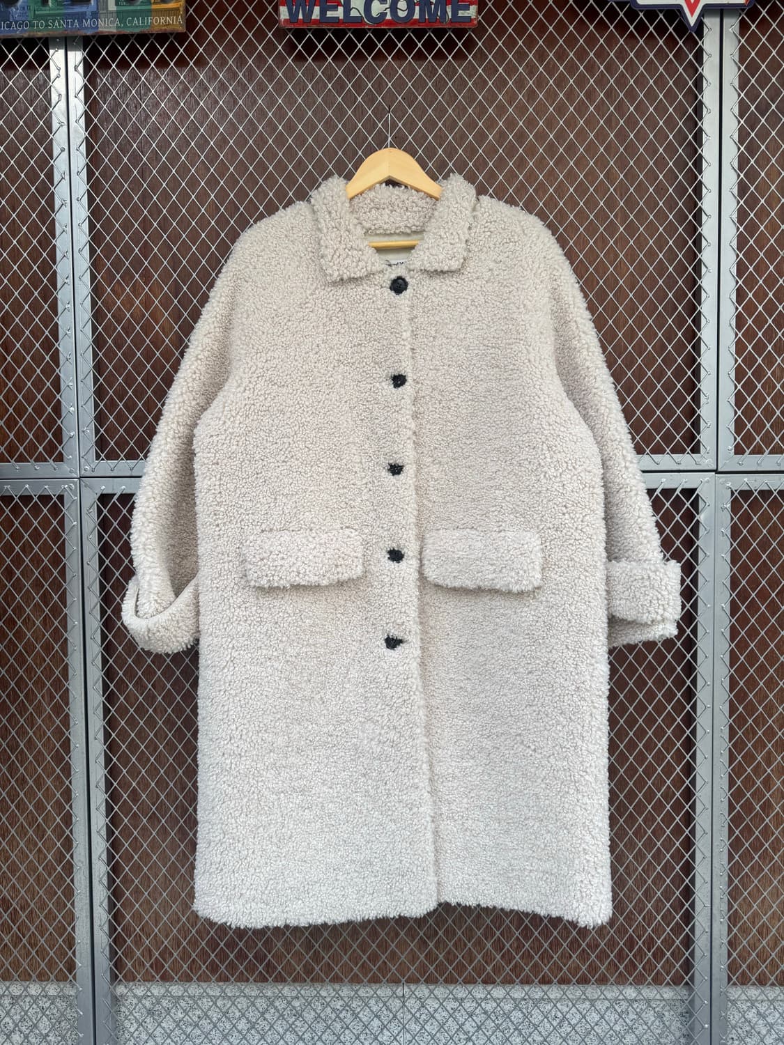 언앤써드미스테리 가죽 뽀글이 롱 덤플 코트 F 상품이미지1