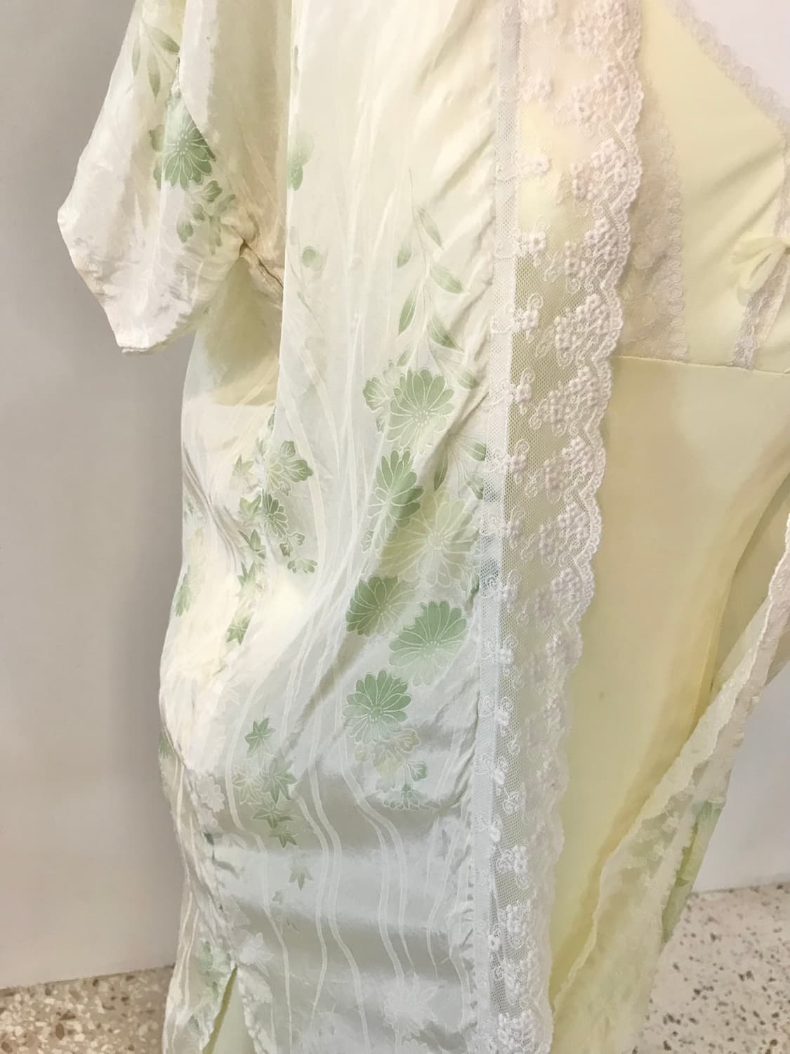 오리엔탈 백예린깔 패턴 로브 상품이미지1