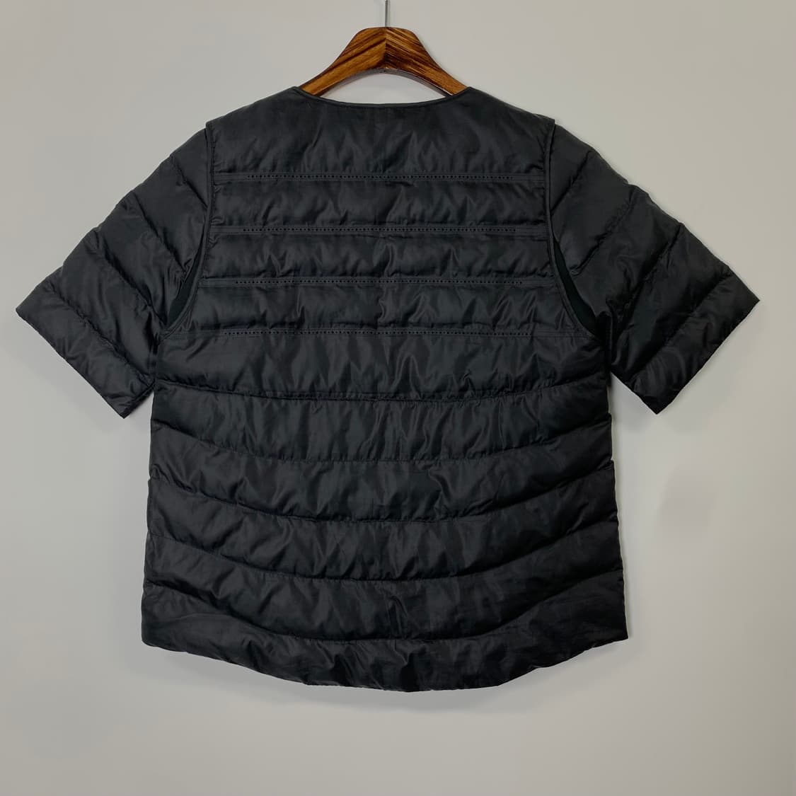 나이키 에어로로프트 블랙 하프 경량 패딩 상품이미지3