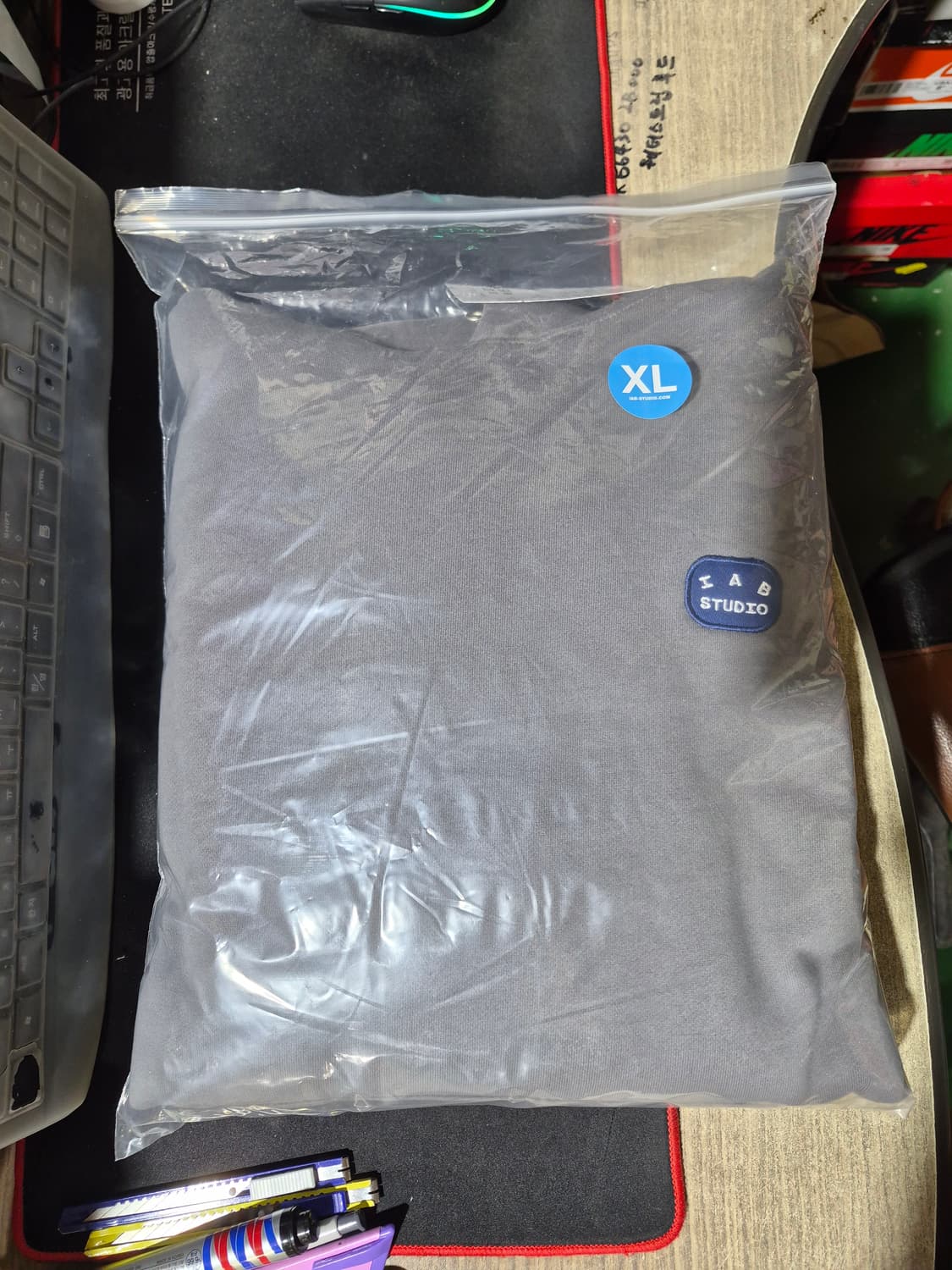 아이앱 스튜디오 아이앱 패치 후디 그레이 XL 판매합니다   상품이미지2