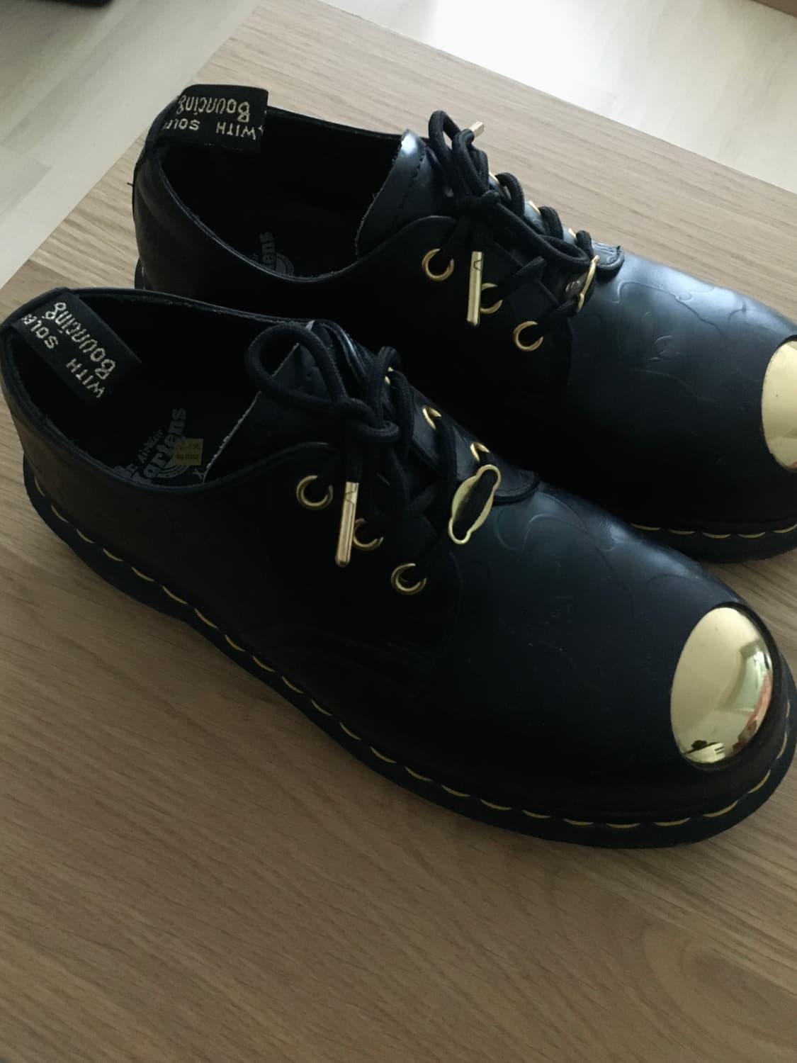 베이프 x 닥터마틴 콜라보 금장스틸토 38사이즈  상품이미지2