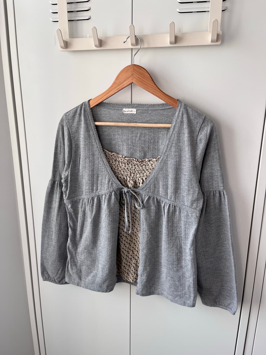 One and holf 잔꽃 바선생 레이어드 티셔츠 상품이미지9