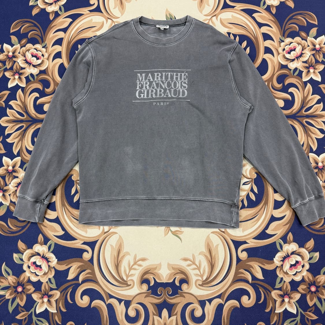 (XL)마리떼 프랑소와 저버 피그먼트 맨투맨 상품이미지1