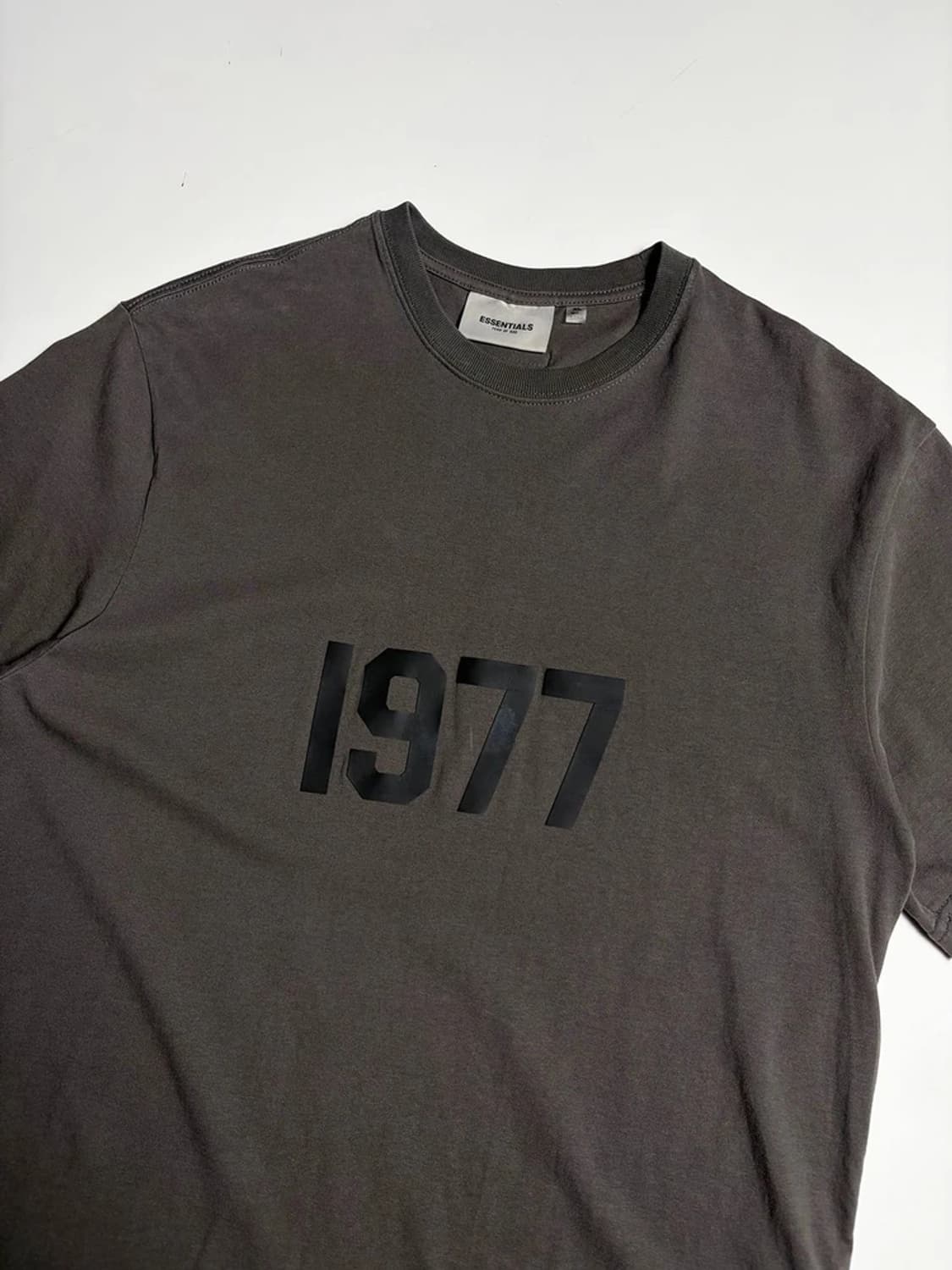 에센셜 피어오브갓 1977 코튼 반팔 티셔츠 R1165 상품이미지2