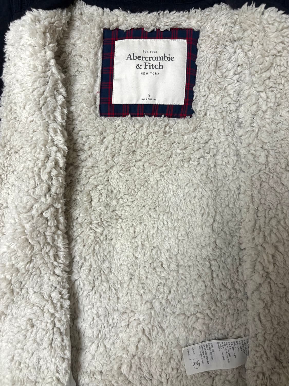 아베크롬비 양털 하이넥 버튼집업 네이비 S 상품이미지6