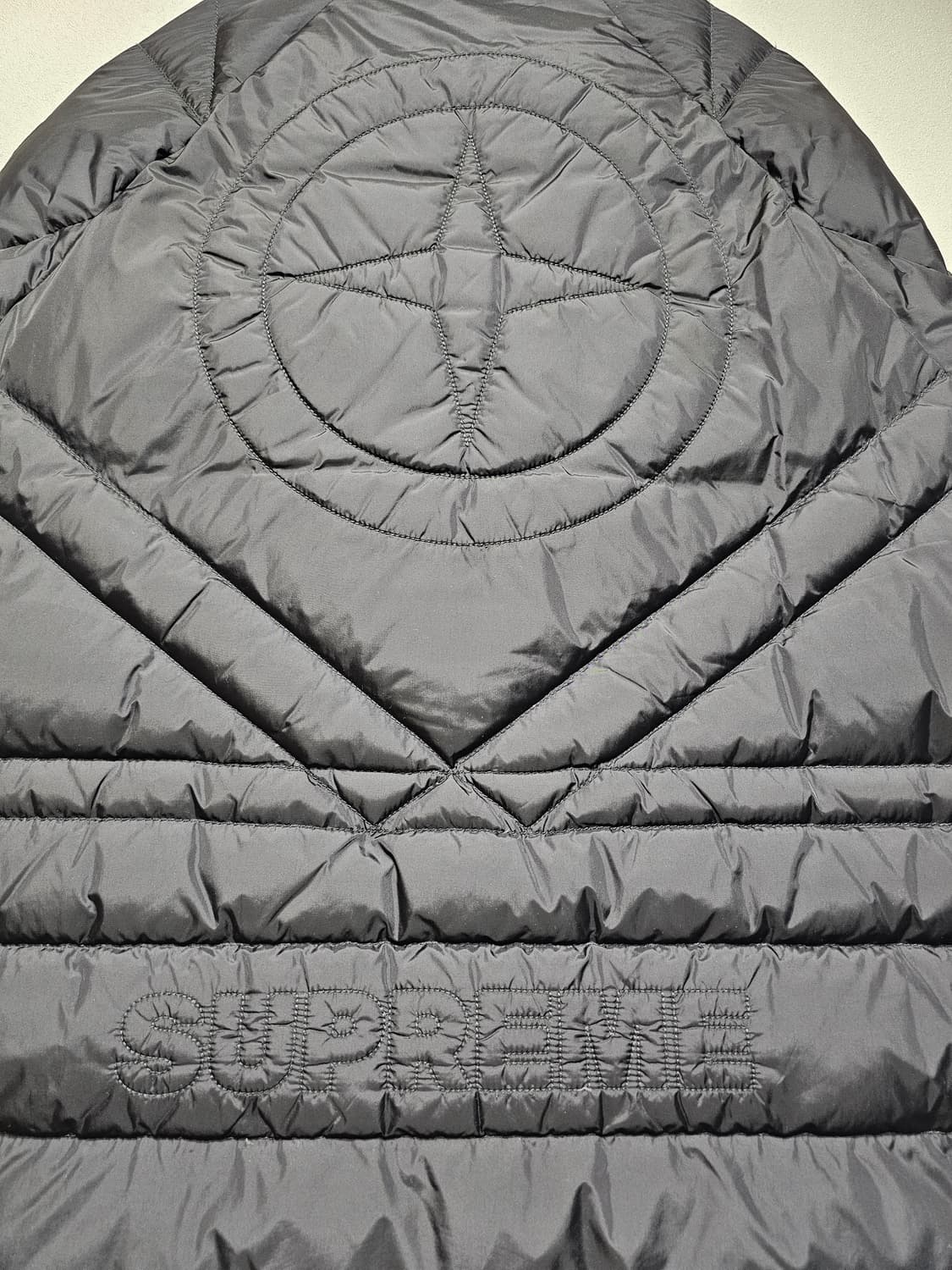 슈프림 x 스톤 아일랜드 리버시블 다운 퍼퍼 자켓 상품이미지4