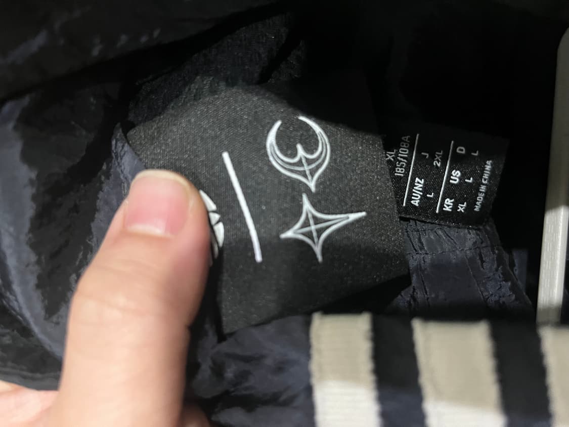 [XL]떠그클럽 아디다스 우븐 트랙탑 블랙 상품이미지4