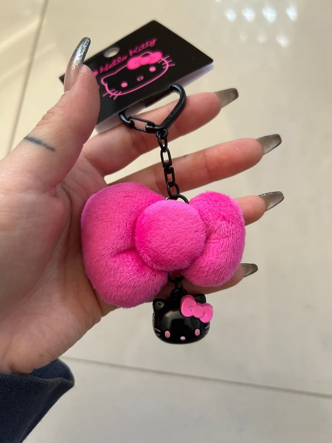 HELLO KITTY RIBBON KEYCHAIN 헬로 키티 리본 키체인 상품이미지1