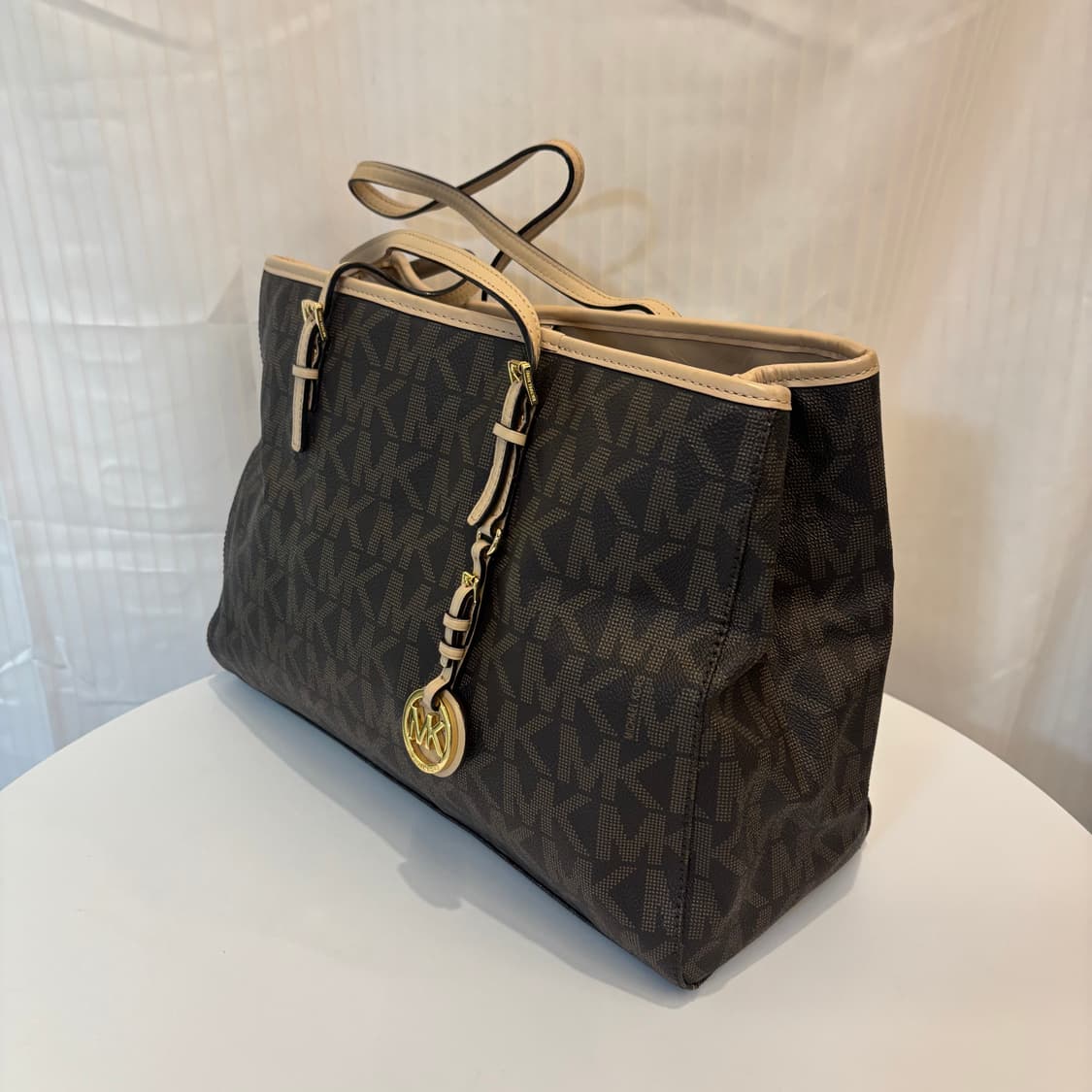 정품 마이클코어스 가죽 숄더백     상품이미지5