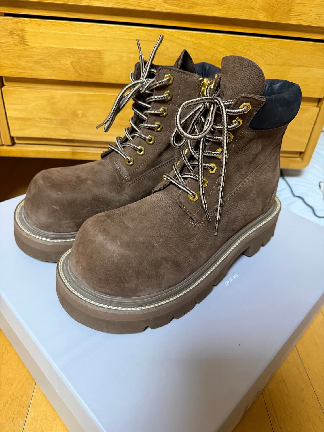 쏘유레슈어 벨루가 270 상품이미지1