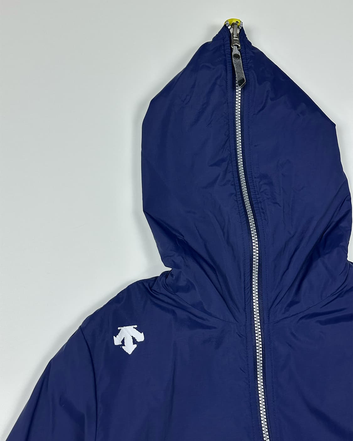 데상트 리버시블 완전 절개 후드 점퍼 상품이미지5