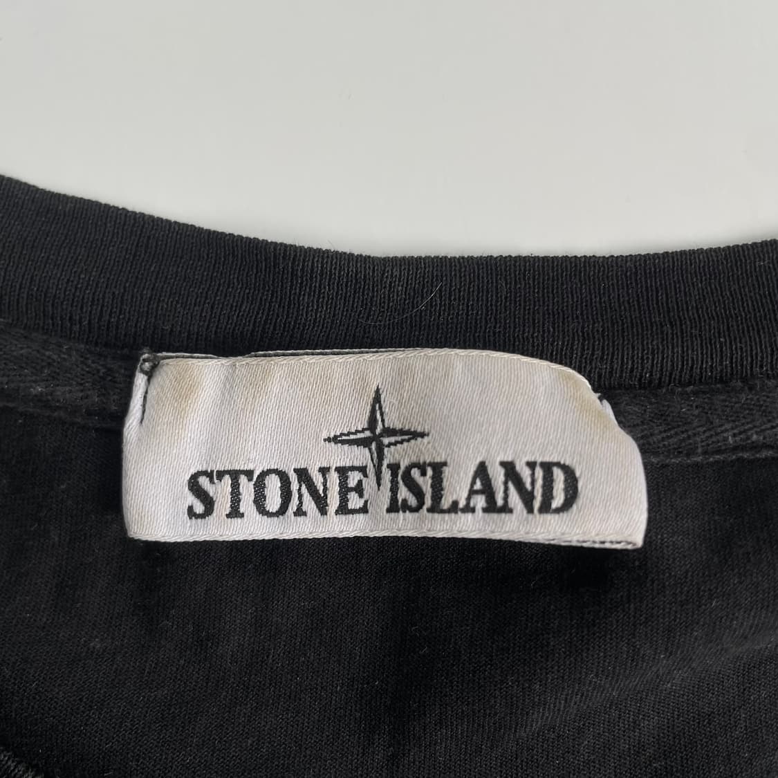 Stone Island  스톤 아일랜드 콤파스 패치 블랙 반팔 티셔츠 상품이미지4