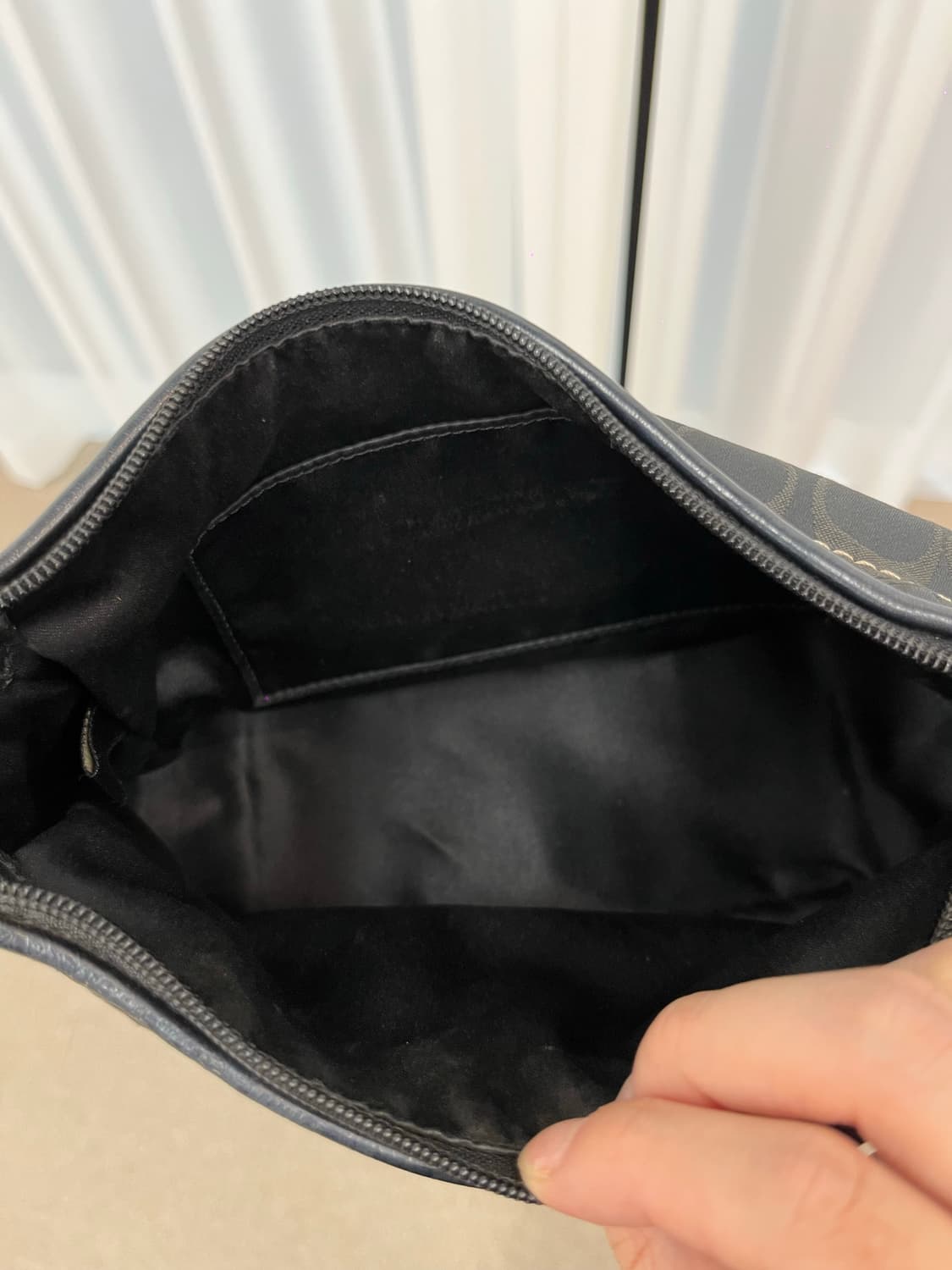 Coach Black Mini Bag 상품이미지9