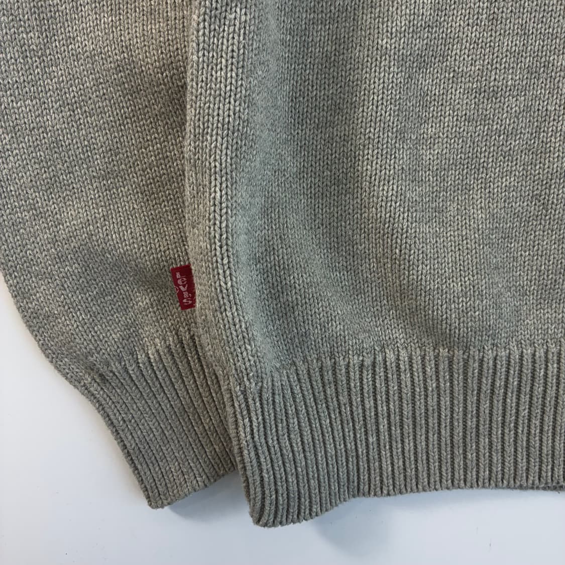 Levi's  리바이스 자수 코튼 그레이 라운드 니트  상품이미지4