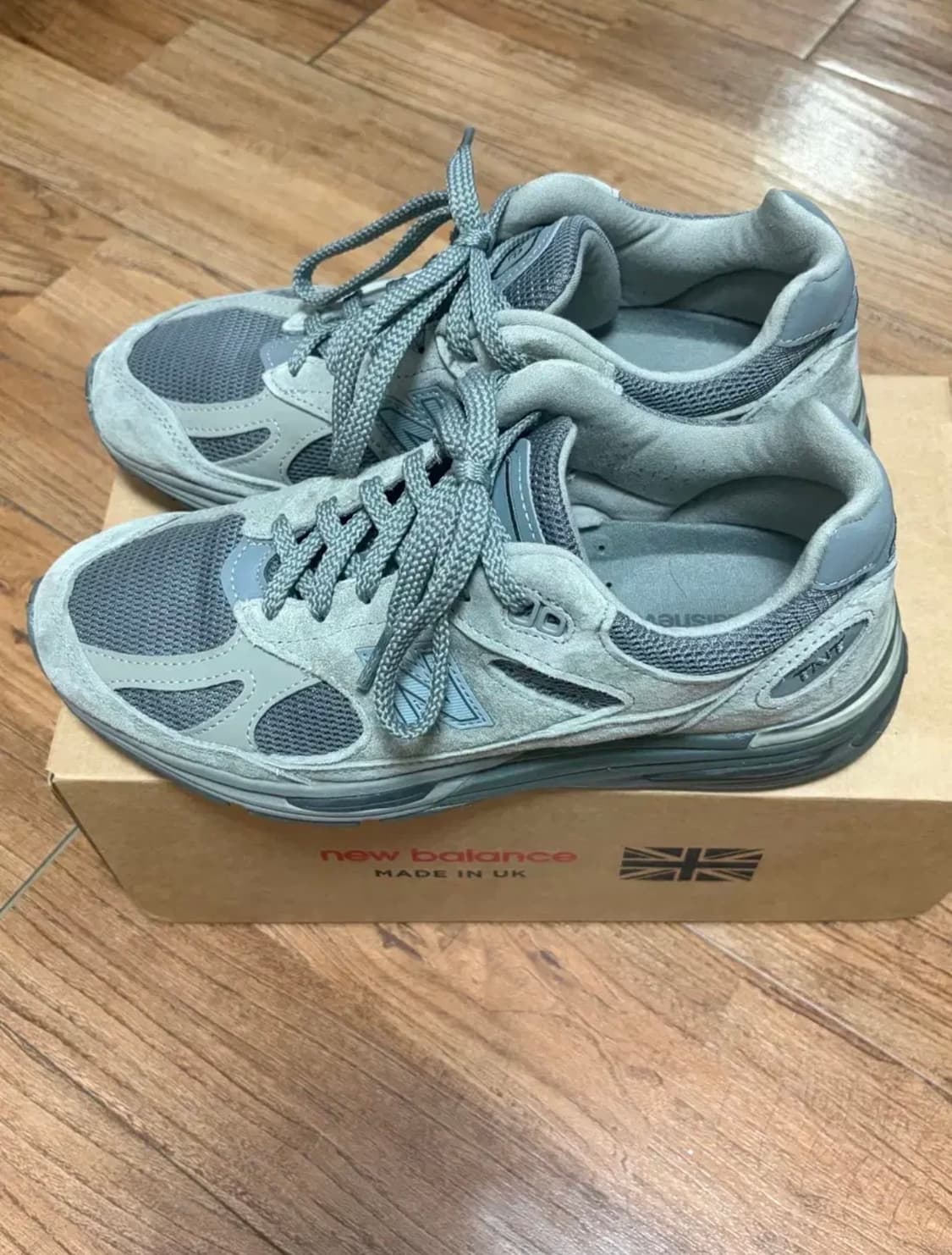 뉴발란스&디스이즈네버댓 콜라보 신발 991 v2 그레이 240 상품이미지2