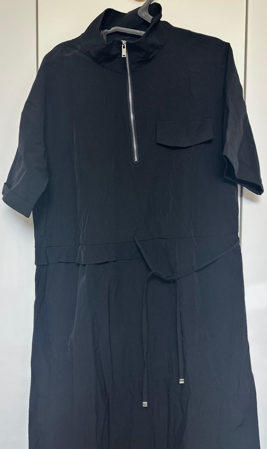 블랙 하프넥 지퍼 반팔 바스락원피스  상품이미지4