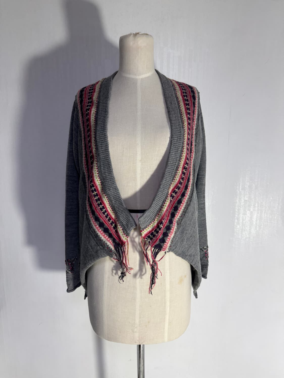 마리떼프랑소와저버 비대칭 볼레로 니트 가디건 에스닉 아방가르드 y2k 상품이미지2