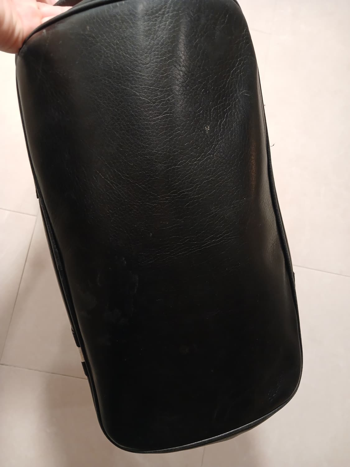 발리 정품 가죽 소재 가방 상품이미지4