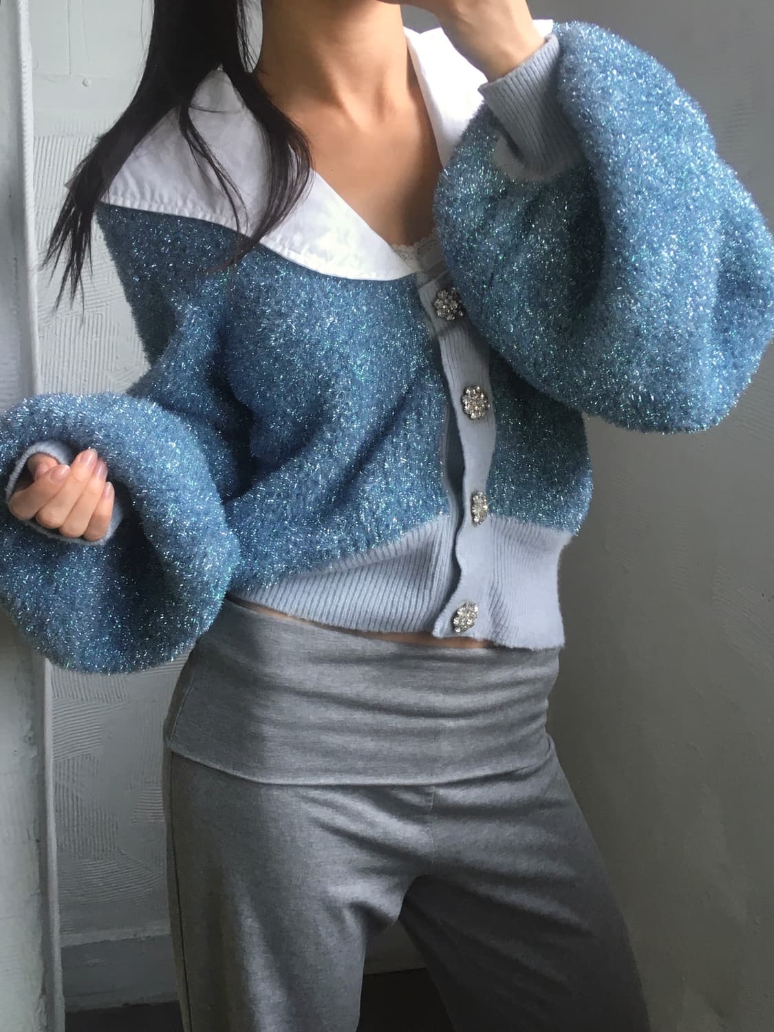 GANNI 가니 블루 스파클 쥬얼 버튼 크롭 가디건 상품이미지1