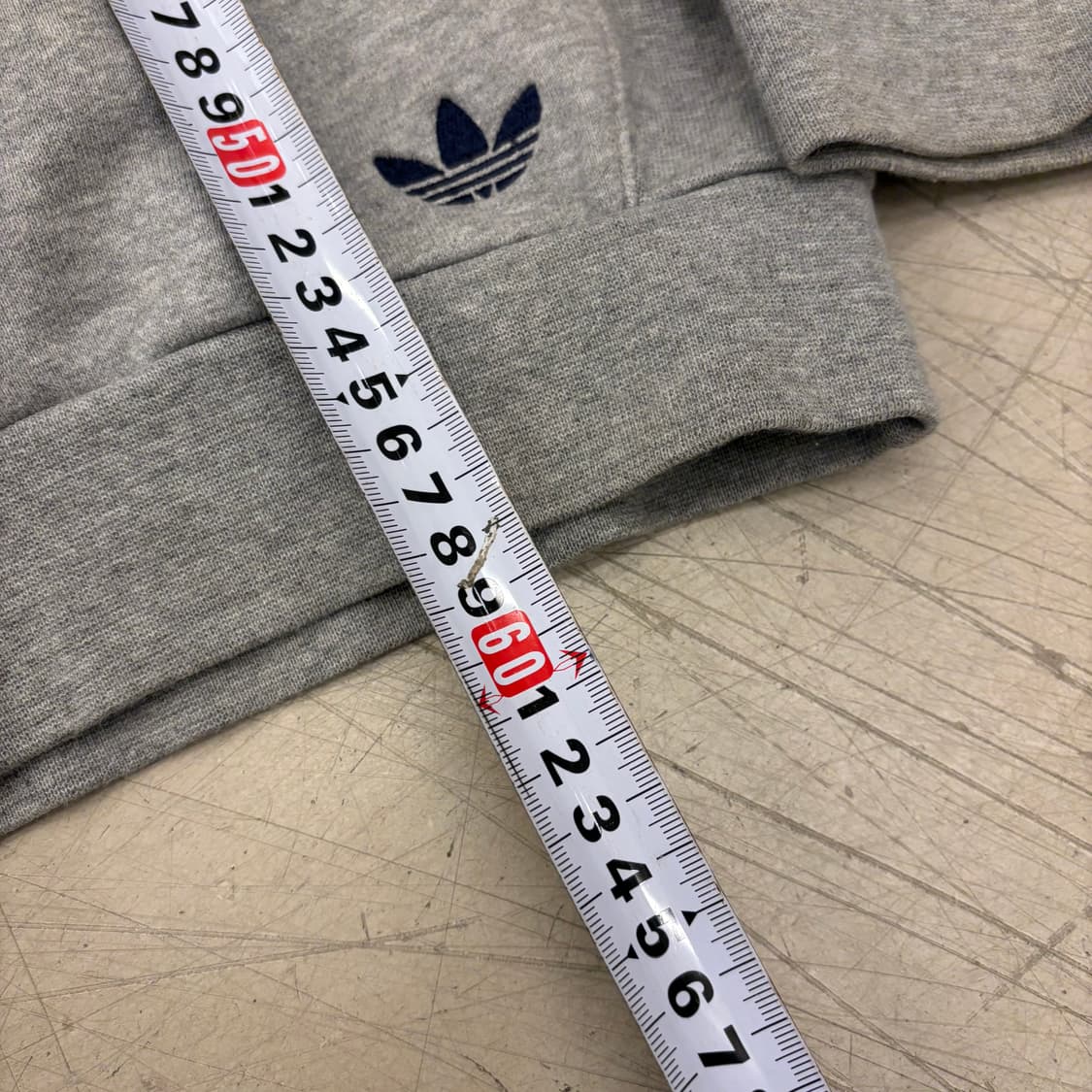 아디다스 빅로고 오리지널 그레이 맨투맨 상품이미지4