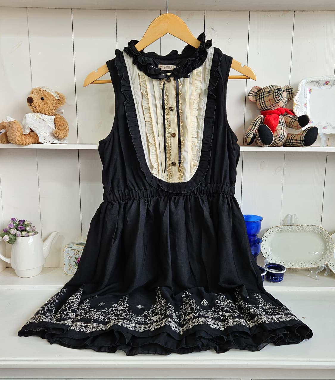 axes femme(엑시즈팜) 자수 프릴 블랙 원피스 상품이미지1