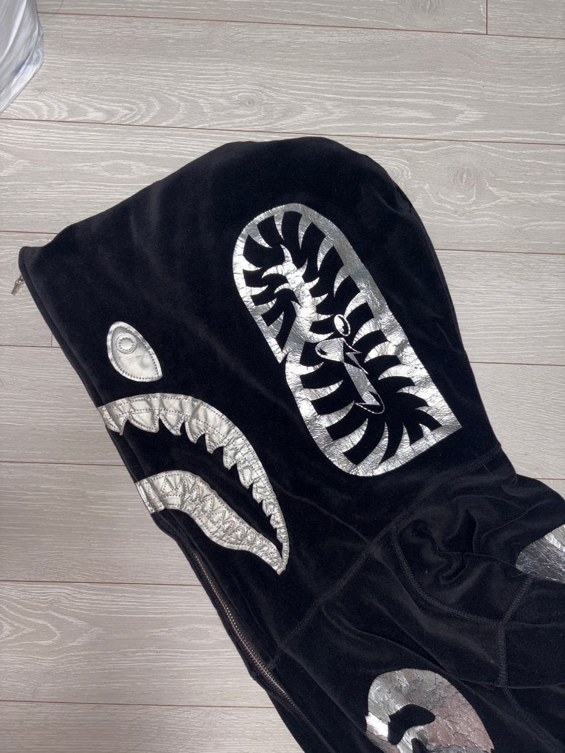 베이프 한정판 블랙 벨벳 은장 투웨이 후드집업 상품이미지3