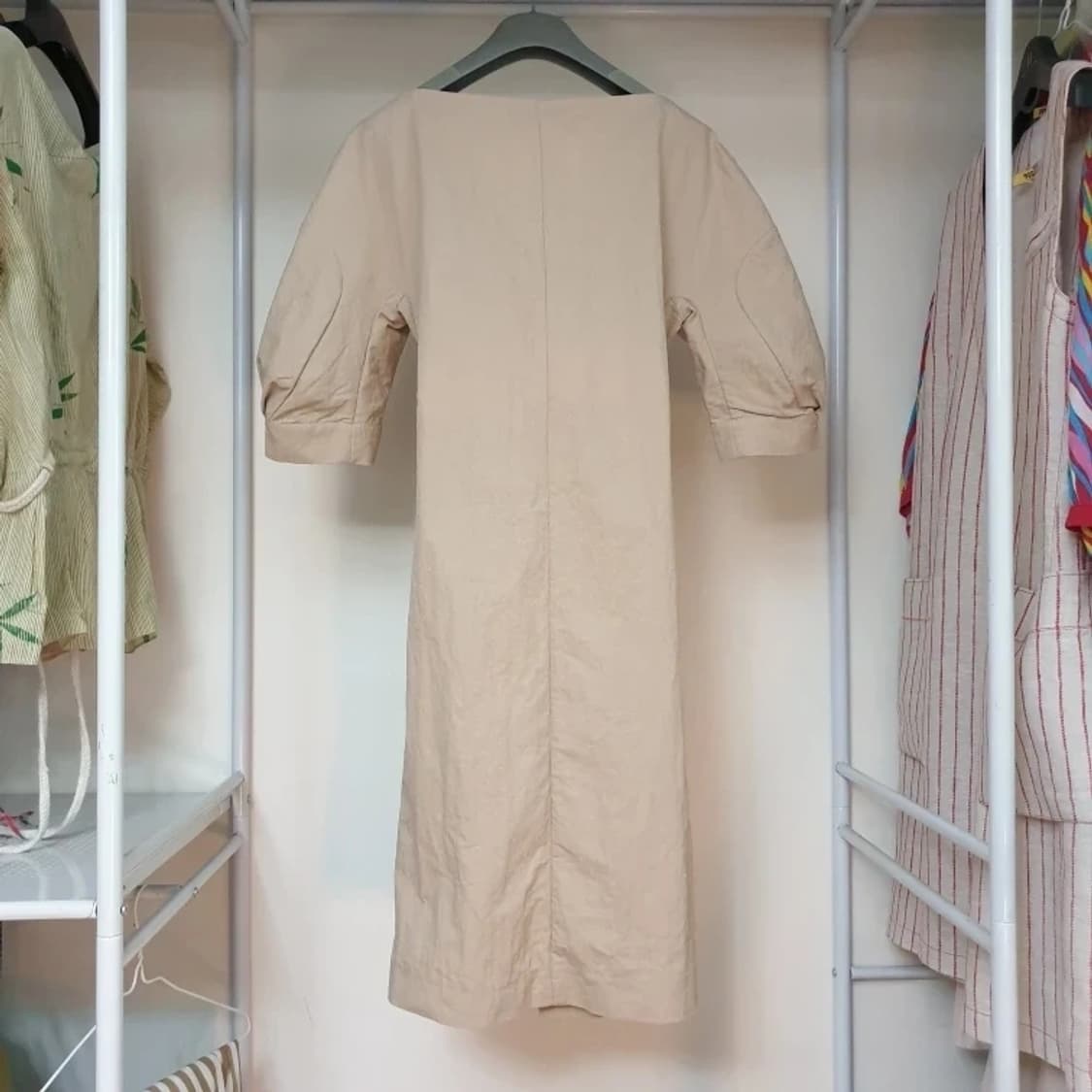 명품 MARNI 마르니 쇼라인 오픈카라 하이웨이스트 벨티드 원피스형 코트 상품이미지5